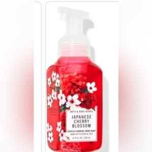 Bath & Body Works Gentle Foaming Hand Soap. Japanese Cherry Blossom.